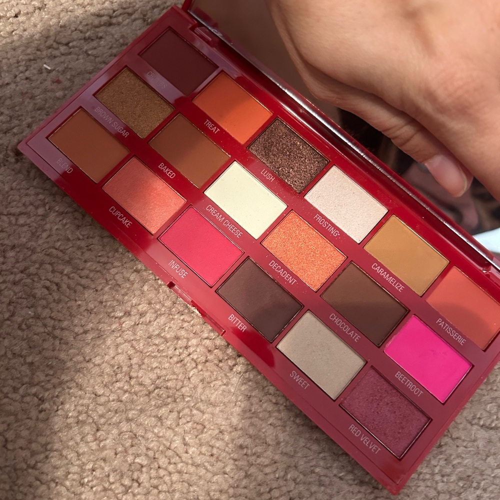 Revolution Bold Red and Pink Eyeshadow Palette